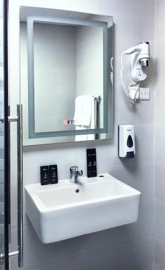 Al Corniche Hotel Sardzsa Kültér fotó
